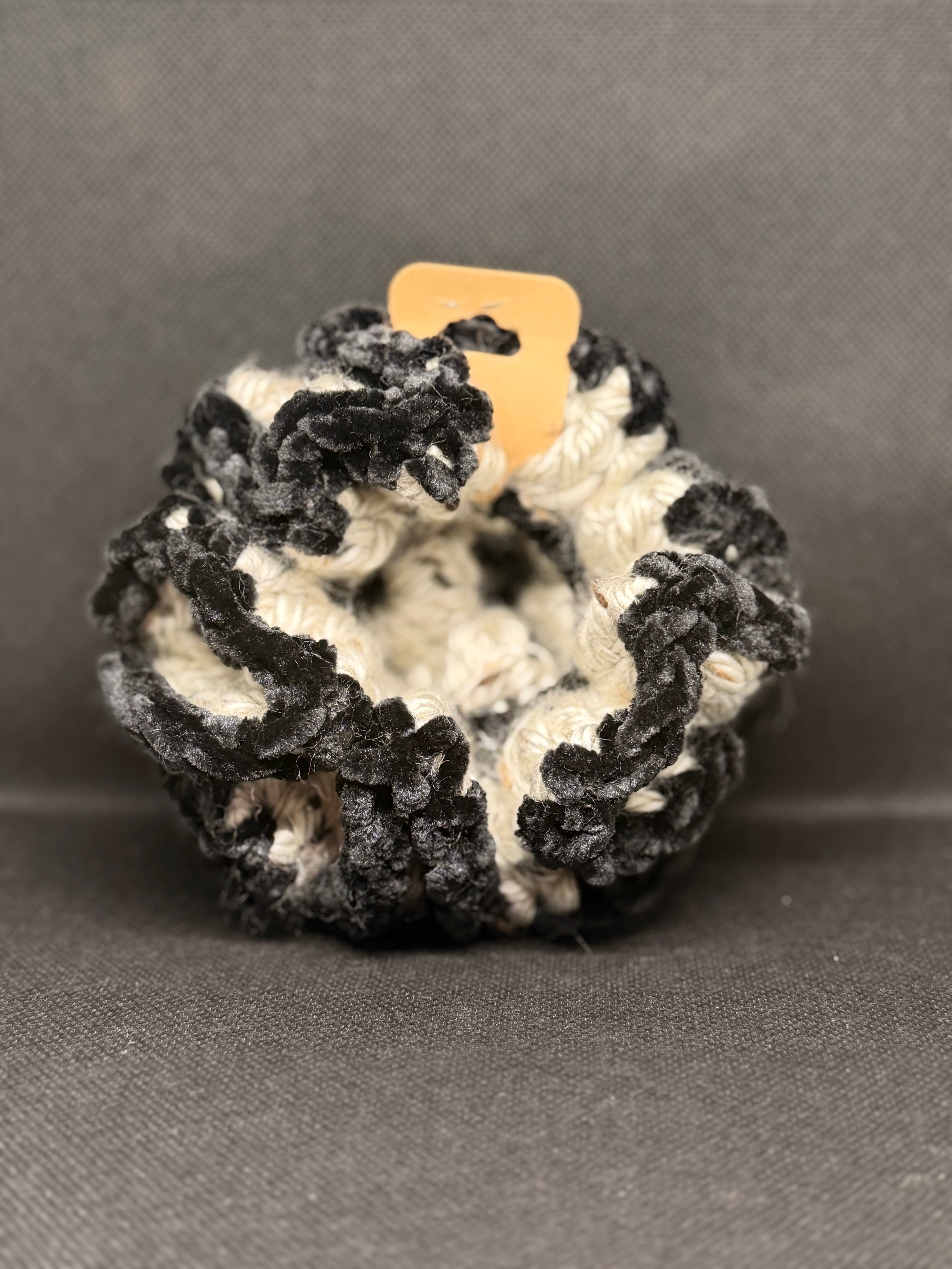 Crochet scrunchie