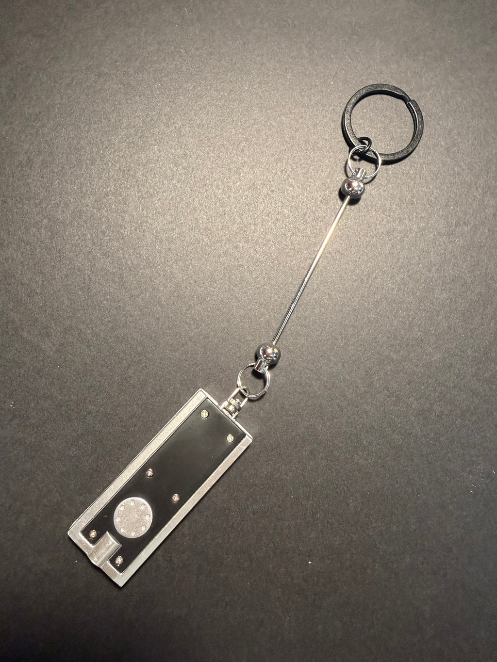 Beadable flashlight