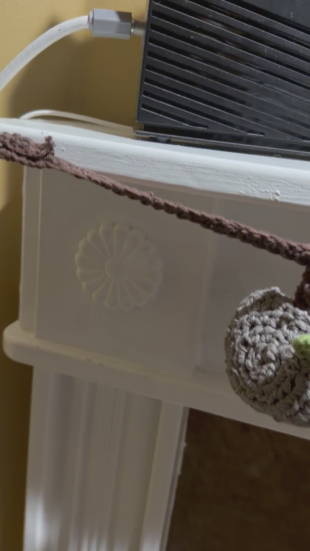 Pumpkin and bow garland